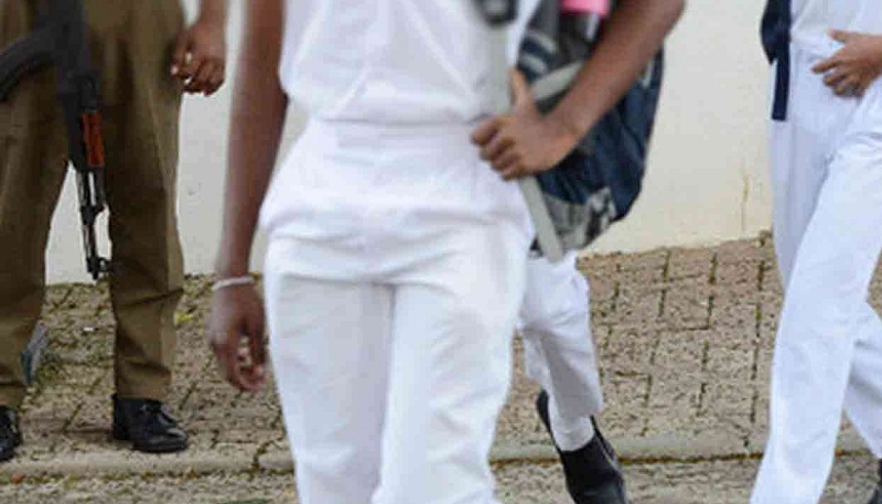 ஐந்து பாடசாலை மாணவர்களுக்கு மரண தண்டனை!