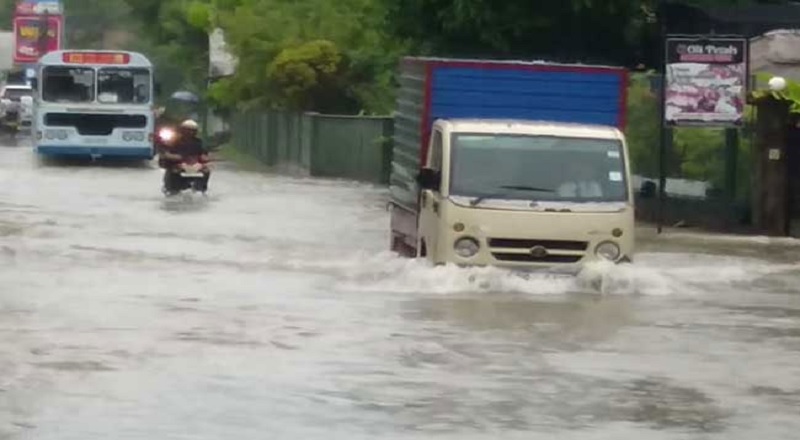 சீரற்ற வானிலை காரணமாக நாடு முழுவதும் 29 ஆயிரத்திற்கும் மேற்பட்டோர் பாதிப்பு!