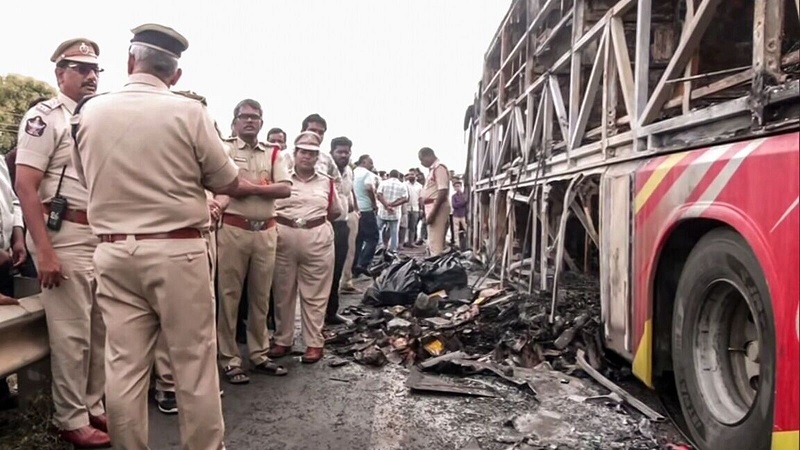 பாரிய விபத்தில் இருந்து உயிர் தப்பிய 40க்கும் மேற்பட்ட பயணிகள்