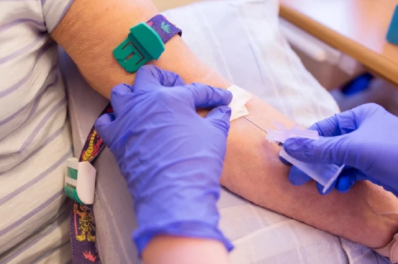 இரவில் இரத்தப் பரிசோதனை: விடுகளிற்கு வரும் சுகாதார பரிசோதகர்களுக்கு ஒத்துழைப்பு  வழங்க வேண்டும்