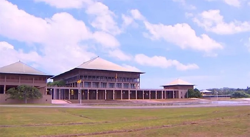 நாடாளுமன்ற உறுப்பினர்களின் சம்பளக் கட்டமைப்பை திருத்த பரிந்தரை!