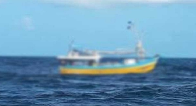 கடலில் மிதந்துவந்த பாணத்தை அருந்தியவர்கள் உயிரிழப்பு!