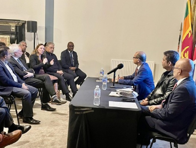 பிரித்தானியாவில் உள்ள வைத்தியர்களை நாட்டிற்கு திரும்ப வர கோரிக்கை!