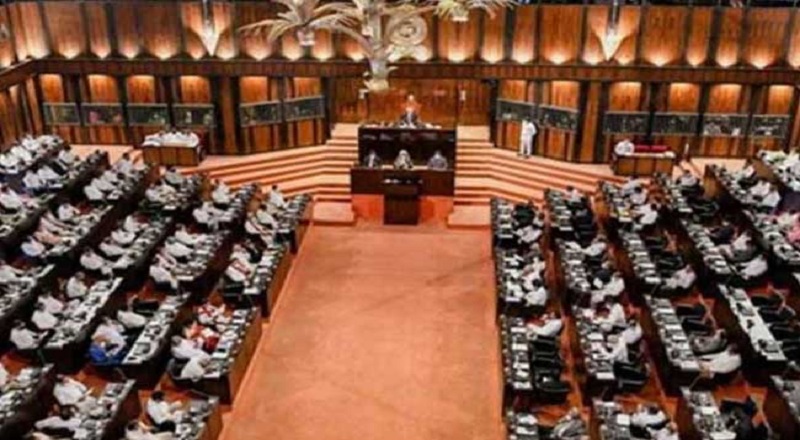 பாதுகாப்பிற்காக துப்பாக்கிகளை வழங்குமாறு 20 எம்.பிகள் கோரிக்கை!