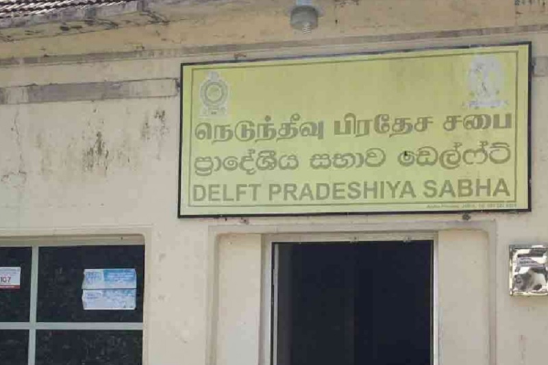 நெடுந்தீவு பிரதேச சபைத் தவிசாளர் உட்பட 6 பேர் கைது