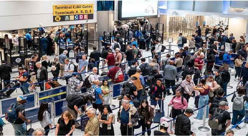 அமெரிக்காவில் முடங்கிய விமான நிலையங்கள் - 1400 விமானங்கள் இரத்து!