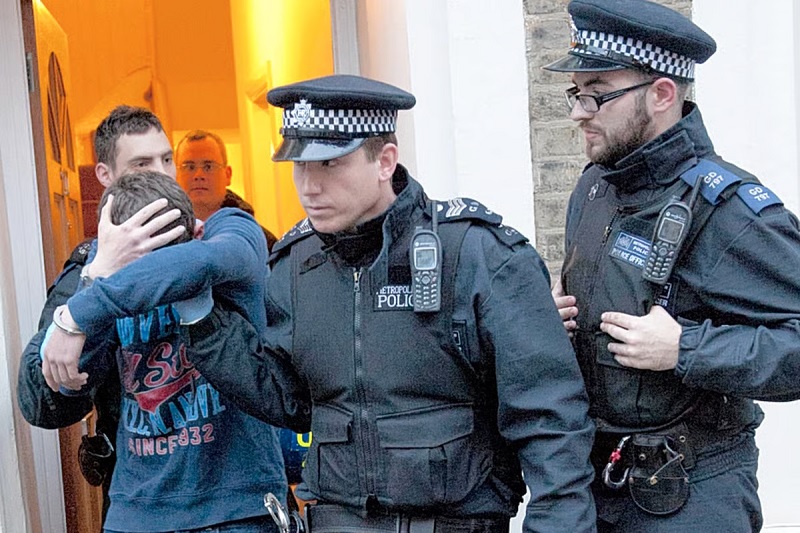 லண்டனில் நடந்த விசேட சோதனை - 140 பேர் கைது