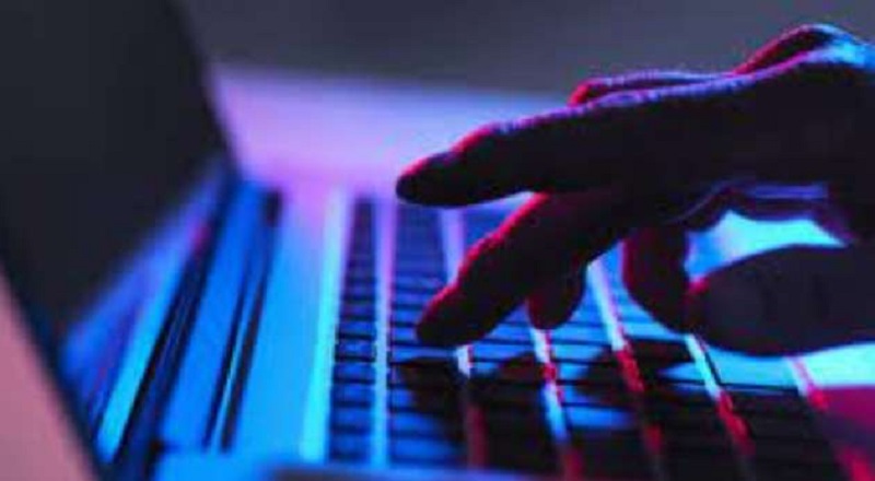 பெண்களின் புகைப்படங்களைப் பயன்படுத்தி பணம் சம்பாதித்த நபர் கைது!