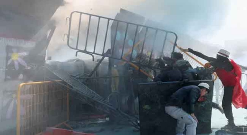 மெக்சிகோவில் ஊழலுக்கு எதிராக போரட்டம்  -28 பேர் கைது!