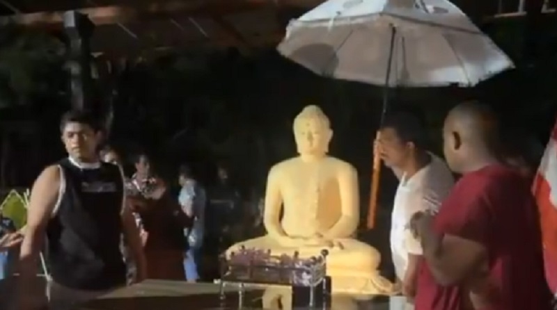 திருகோணமலையில் மீண்டும் நிறுவப்பட்ட புத்தர் சிலை: பதற்ற நிலையால் பொலிஸார் குவிப்பு