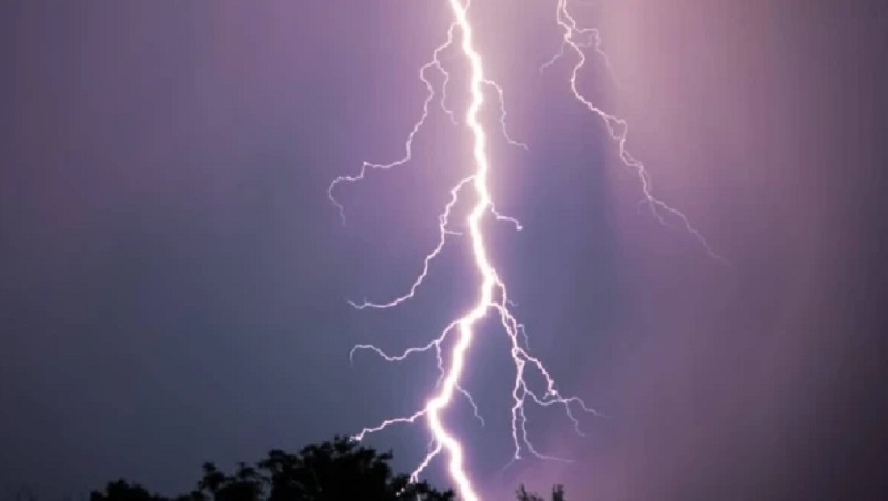 பலத்த மின்னல் தொடர்பில் எச்சரிக்கை விடுப்பு!