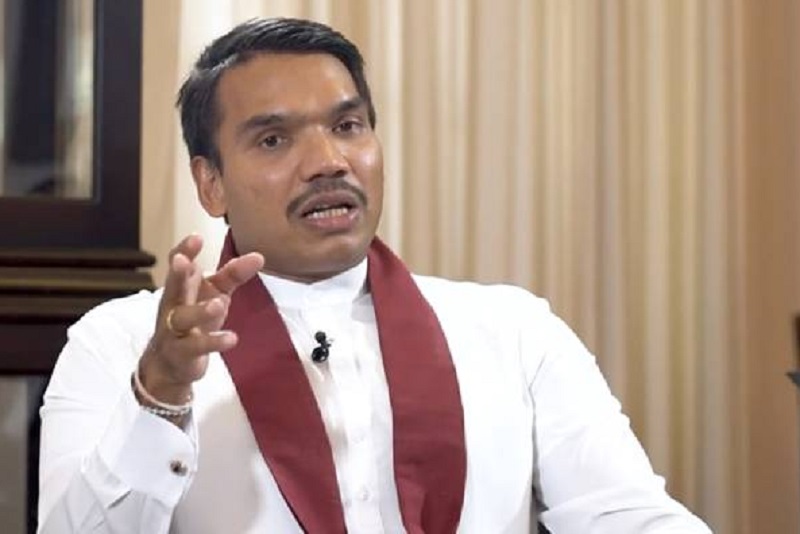 நாமலின் பட்டம் தொடர்பில் பாராளுமன்றத்தில் எழுந்த  சர்ச்சை!