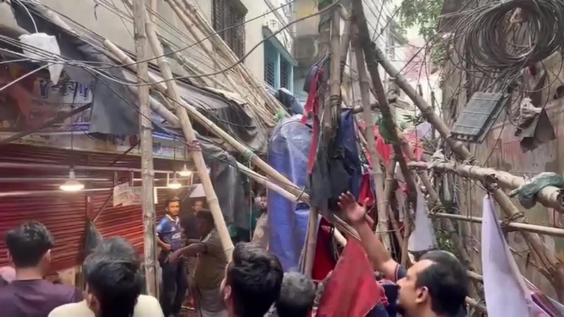 வங்கதேசத்தில் 5.7 ரிக்டர் அளவில் பதிவான நிலநடுக்கம் - 6 பேர் மரணம்