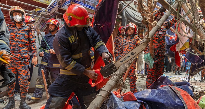 வங்கதேச நிலநடுக்கம் - உயிரிழந்தோர் எண்ணிக்கை உயர்வு
