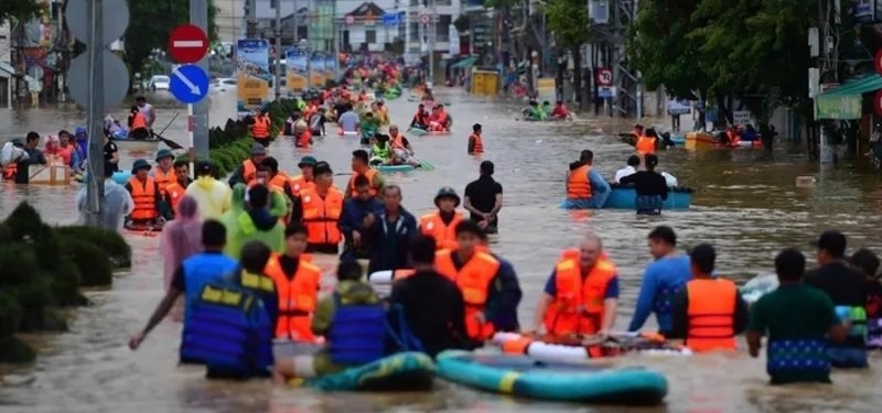வியட்நாமில் ஏற்பட்ட திடீர் வெள்ளம் - உயிரிழந்தோர் எண்ணிக்கை உயர்வு