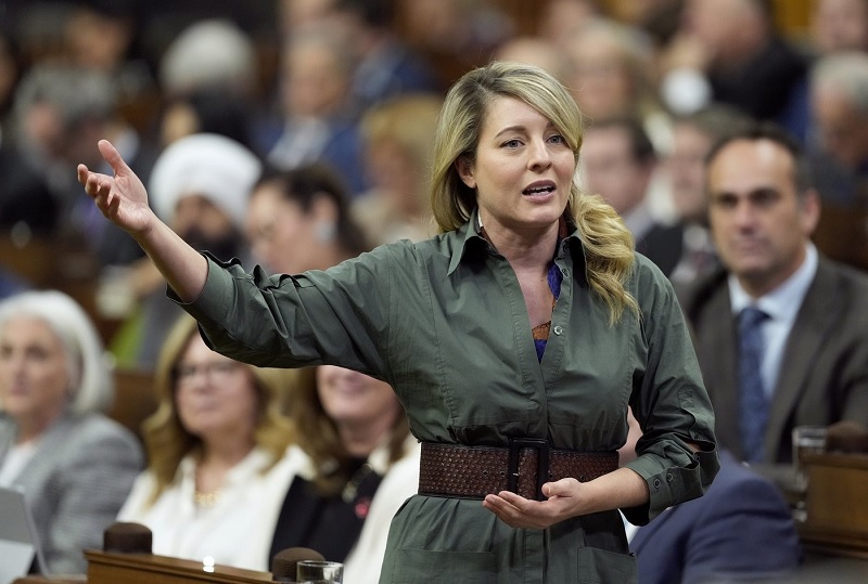 ஆசியாவிற்கான ஐந்து நாள் பயணத்தை ஆரம்பித்த கனடாவின் தொழில் அமைச்சர்