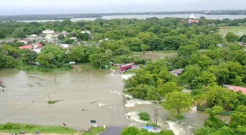 ஒரேநாளில் 225 மில்லிமீற்றர் மழைவீழ்ச்சி பதிவு - அம்பாறையின் பல பகுதிகளில் வெள்ளம்!