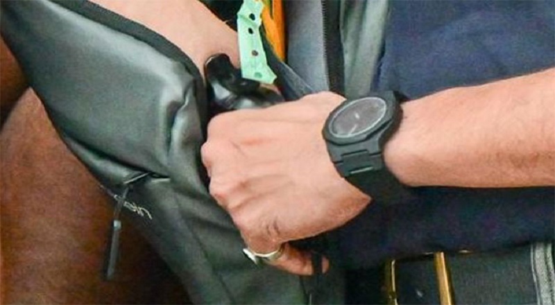 நுகேகொடை பேரணிக்கு துப்பாக்கியுடன் வருகை தந்த முன்னாள் அமைச்சரிடம் விசாரணை!