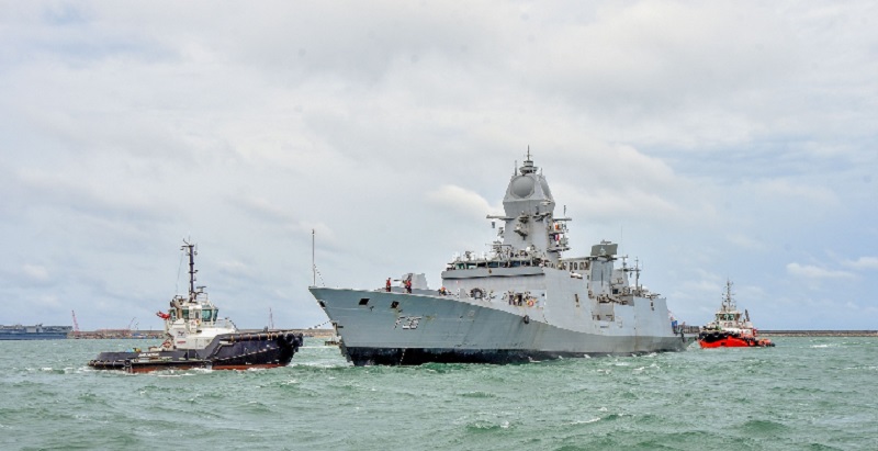 இலங்கையில் நங்கூரமிட்டுள்ள பல  வெளிநாட்டு போர்க் கப்பல்கள்!