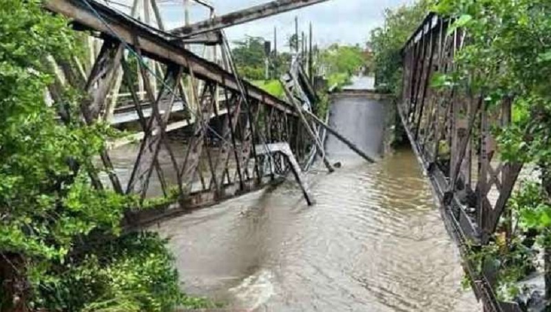 சுமார் 123 ஆண்டுகள் பழமையான வரலாற்றுச் சிறப்புமிக்க பெந்தோட்டை பாலம் இடிந்து விழுந்தது!