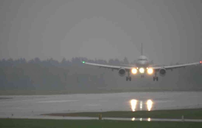 கட்டுநாயக்கவில்  தரையிறங்க முடியாத விமானங்களை இந்தியாவிற்கு திருப்பி அனுப்ப தீர்மானம்!