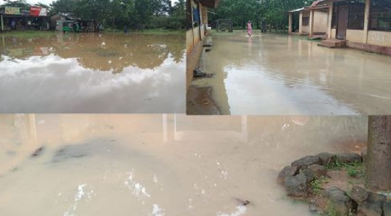 கிளிநொச்சியில் மீட்புப் பணிக்காக களத்தில் இறங்கி செயற்ப்படும் இராணுவம்!