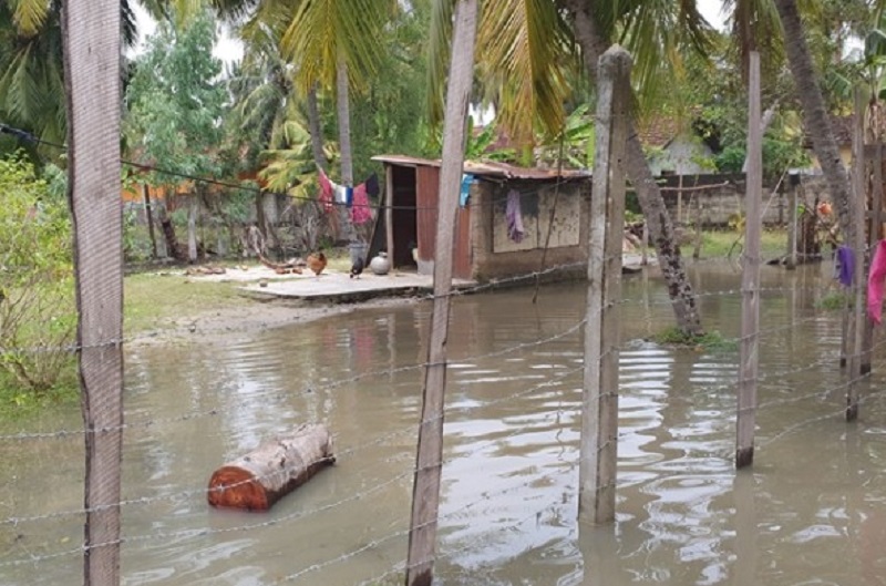 வெள்ளம் சூழ்ந்த பகுதிகளில்  மின்சாரம் மற்றும் எரிவாயு தொடர்பில் எச்சரிக்கை!