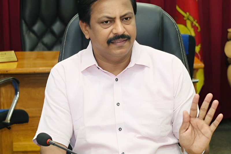 பாதிக்கப்பட்டுள்ள மக்களுக்கு சமைத்த உணவினை கிராம அலுவலர்கள் ஊடாக மட்டுமே வழங்க வேண்டும்