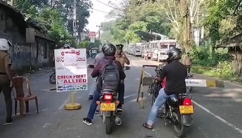 மீண்டும் மூடப்பட்ட கண்டி - கொழும்பு வீதியின் பஹல கடுகன்னாவ பகுதி