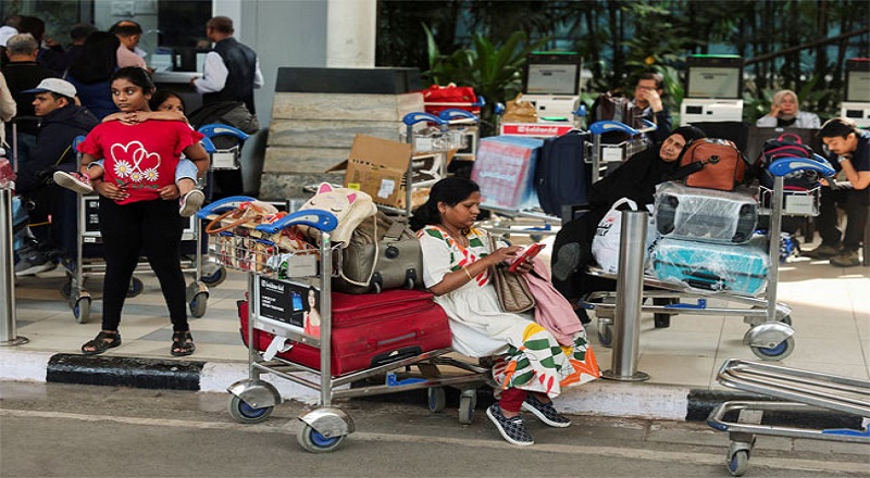 இந்தியாவில் ஆயிரக்கணக்கான விமானங்கள் இரத்து - காத்திருக்கும் பயணிகள்!