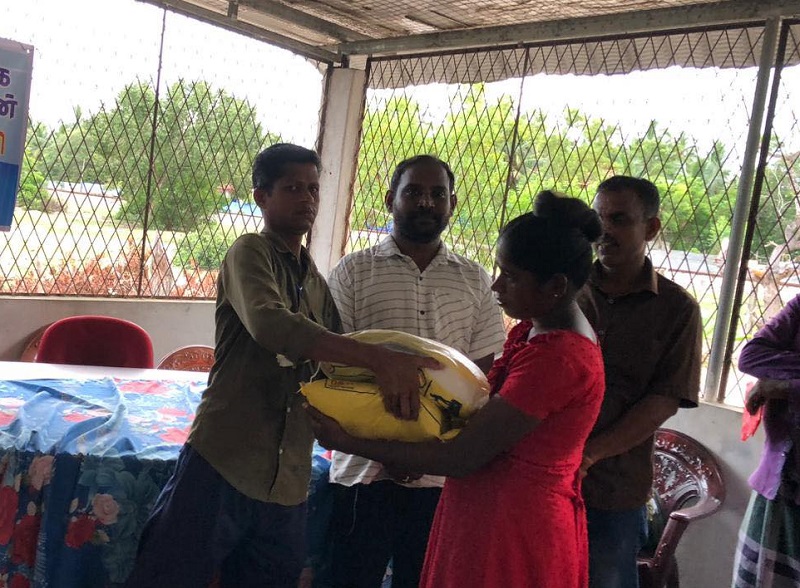 அனர்த்தத்தில் பாதிக்கப்பட்டவர்கள் பிச்சைக்காரர்களா? விபரம்  உள்ளே