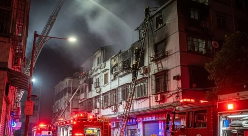 தெற்கு சீனாவில் உள்ள குடியிருப்பு கட்டிடத்தில் தீ விபத்து - 12 பேர் மரணம்