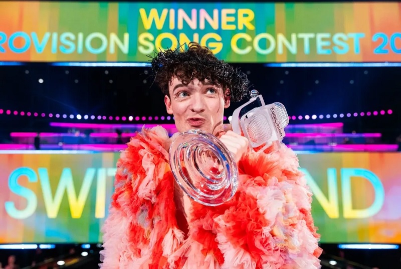 யூரோவிஷன் கோப்பையை திருப்பித் தரும் சுவிஸ் பாடகர் நீமோ