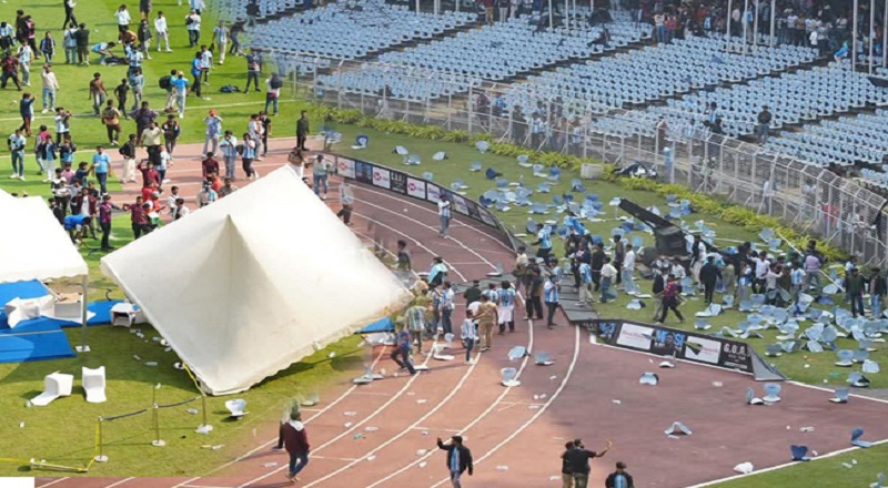 பொது வெளியில்  10 நிமிடம் மட்டுமே தோன்றிய மெஸ்ஸி - விரக்தியில் இரசிகர்கள் செய்த செயல்!