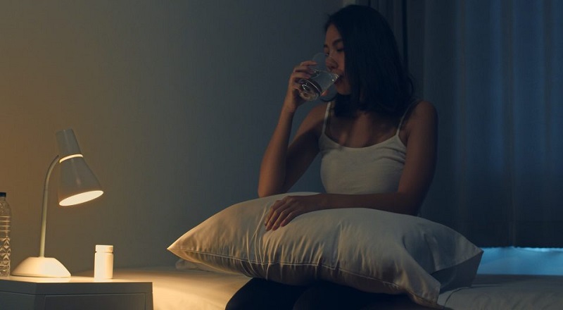 தூக்கமின்மைக்கு மாத்திரைகளை எடுத்துக்கொள்கிறீர்களா? காத்திருக்கும் ஆபத்து!