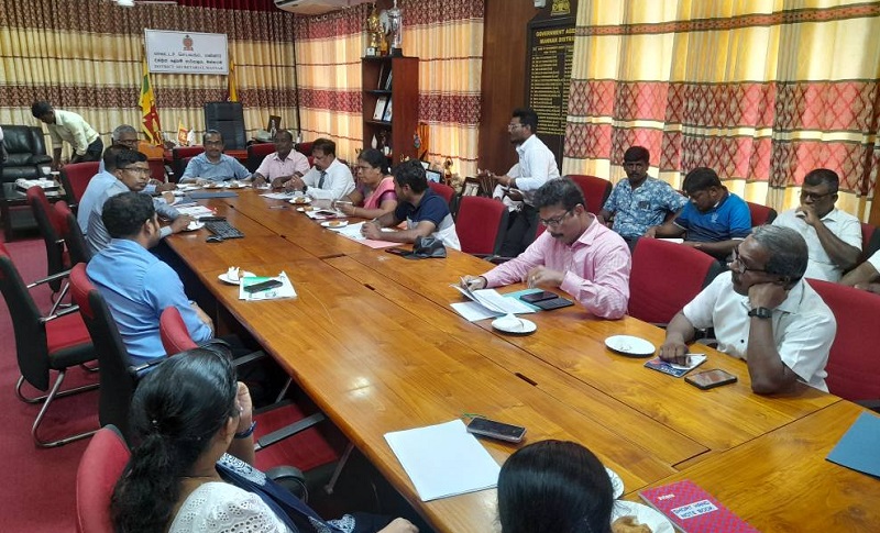 மன்னாரில் டிட்வா புயலால் பாதிக்கப்பட்ட வீதிகள்:  பிமல் தலைமையில் விசேட நடவடிக்கை