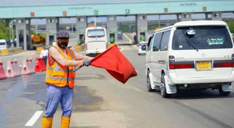அதிவேக நெடுஞ்சாலையில் நுழையும் வாகனங்கள் கெரவலப்பிட்டியில் கட்டணம் செலுத்துவது நிறுத்தம்!