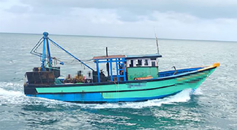 தலைமன்னாரில் சட்டவிரோத மீன்பிடியில் ஈடுபட்ட இந்திய மீனவர்கள் கைது!