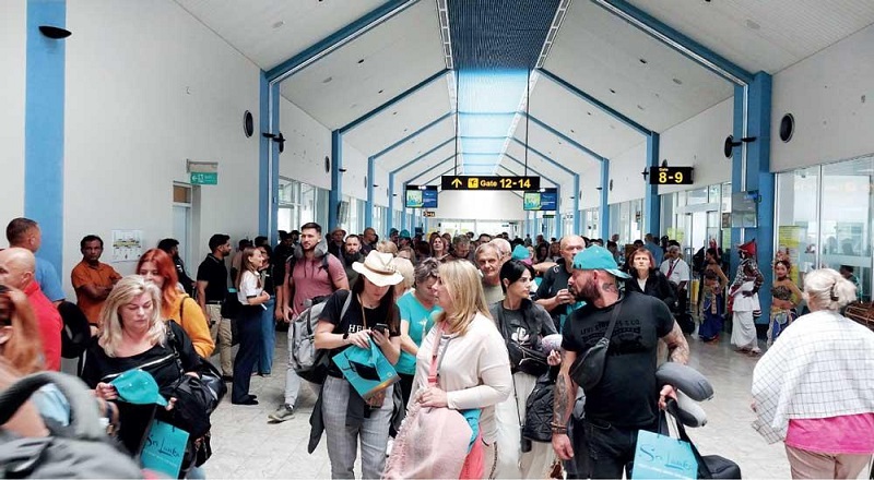 போலந்தில் இருந்து இலங்கைக்கு வந்துள்ள விமானம்!