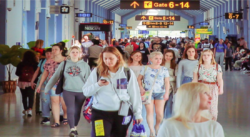 03 மில்லியன் சுற்றுலா பயணிகளை ஈர்க்கும் இலக்குடன் பயணிக்கும் இலங்கை!