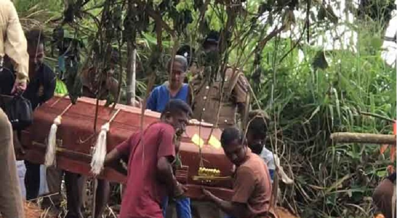 கேகாலையில் மர்மமான முறையில் உயிரிழந்த சிறுவனின் உடல்  நீதவான் முன்னிலையில் தோண்டியெடுப்பு!