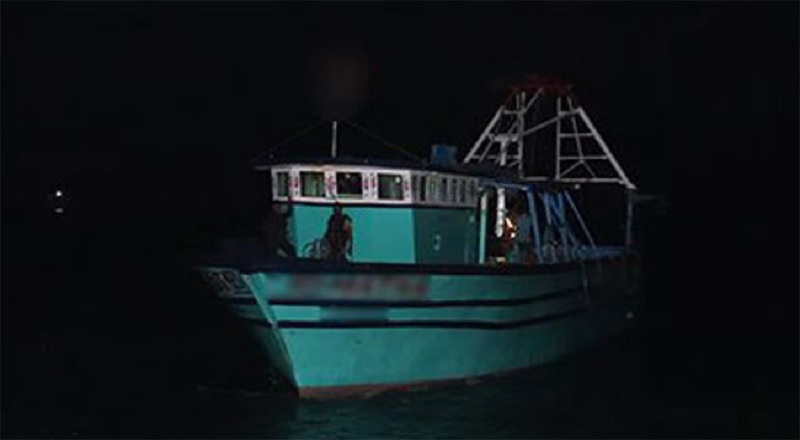 இலங்கை கடல் எல்லைக்குள் அத்துமீறி மீன்பிடித்த தமிழக மீனவர்கள் கைது!