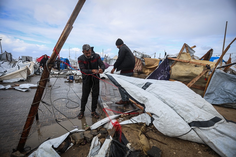 காசாவில் கடும் குளிர்கால புயலால் ஐந்து பாலஸ்தீனியர்கள் மரணம்