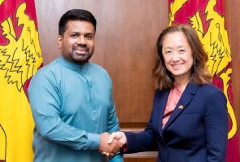 இலங்கை ஜனாதிபதியிடமிருந்து  விடை பெற்றார் அமெரிக்க தூதுவர் ஜூலி சங்!