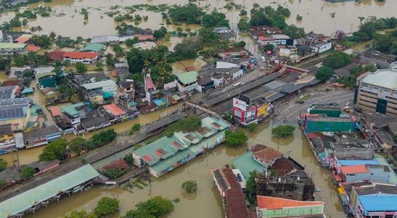 உதவி பெறுவதில் சிக்கல் : டித்வா சூறாவளியால் பாதிக்கப்பட்ட பகுதிகளை மீள கட்டியெழுப்ப முடியாத நிலை!