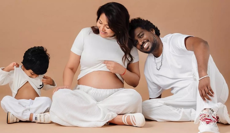 மனைவி கர்ப்பமாக இருப்பதை அறிவித்த இயக்குநர் அட்லீ