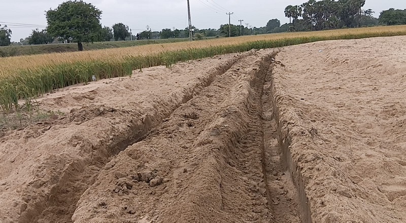 சட்டவிரோத மணல் அகழ்வு - கிளிநொச்சி மக்கள் விடுத்துள்ள கோரிக்கை!