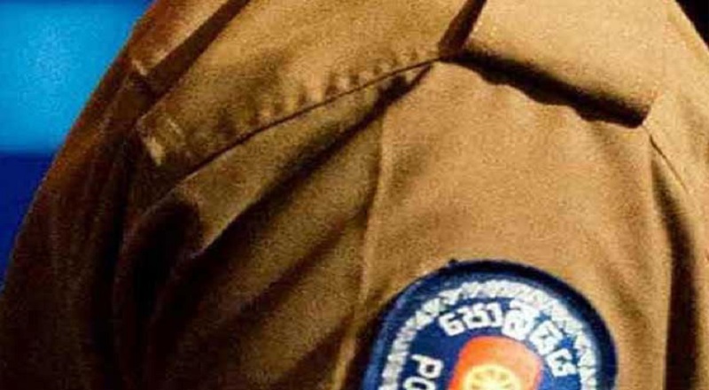 பொலிஸ் நிலையத்தில் இருந்து மாயமான கைத்துப்பாக்கி மற்றும் மெகசின் - இரு அதிகாரிகள் கைது!