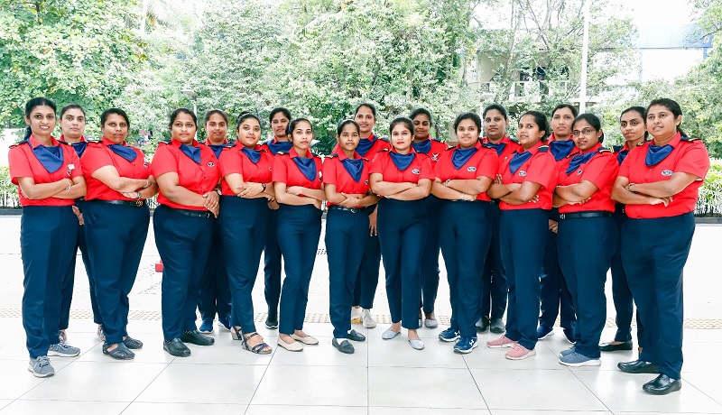 வரலாற்றில் முதல் முறையாக இலங்கை போக்குவரத்து சபையில் பெண் நடத்துனர்கள்