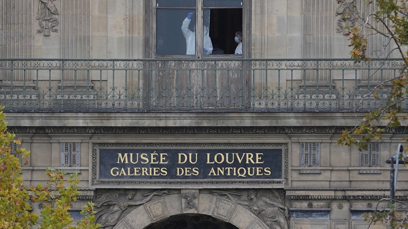 பிரான்ஸ் அருங்காட்சியகத்தில் சுமார் 10 மில்லியன் யூரோ மோசடி - 9 பேர் கைது